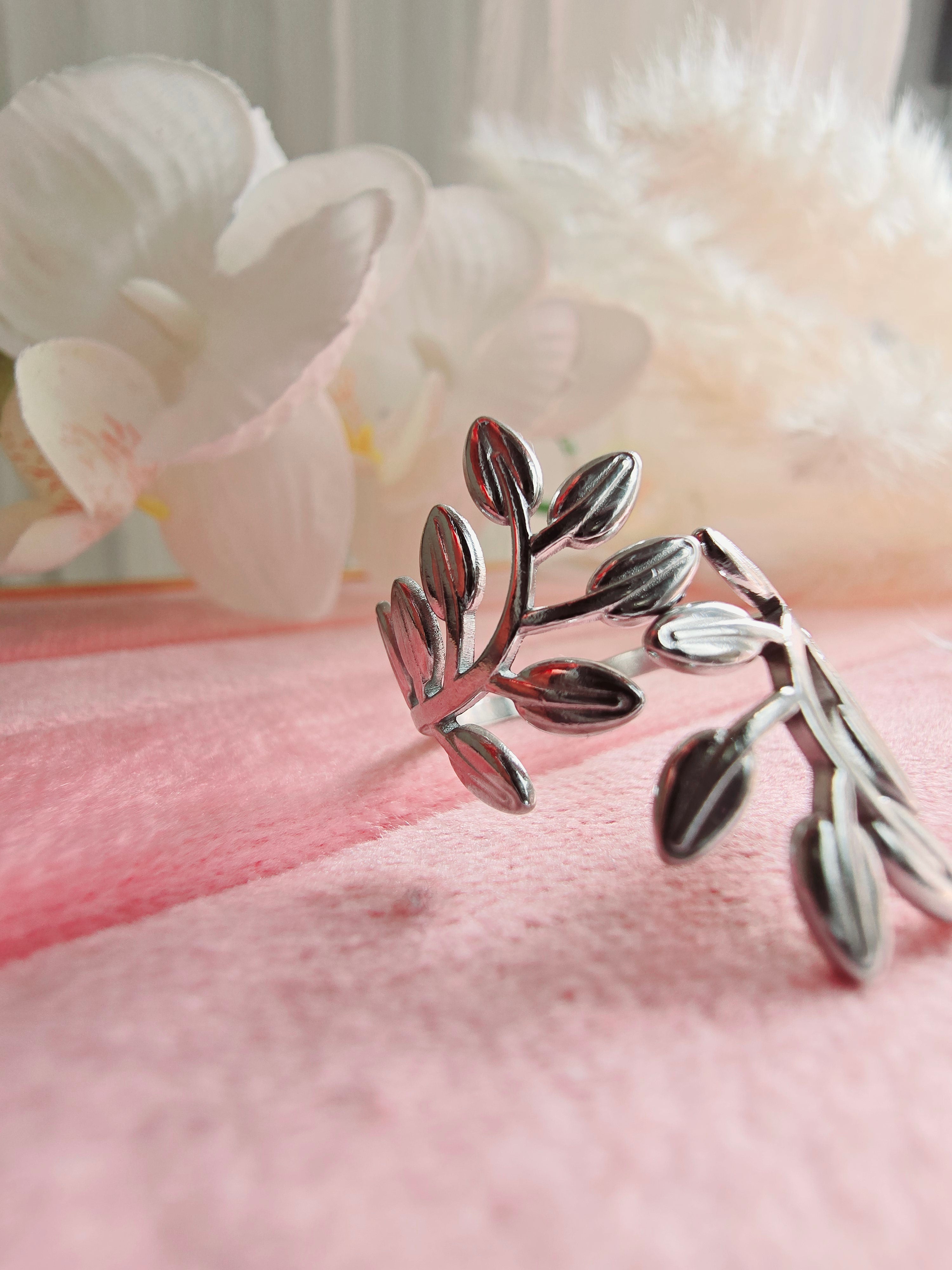 Silver Leaf Ring