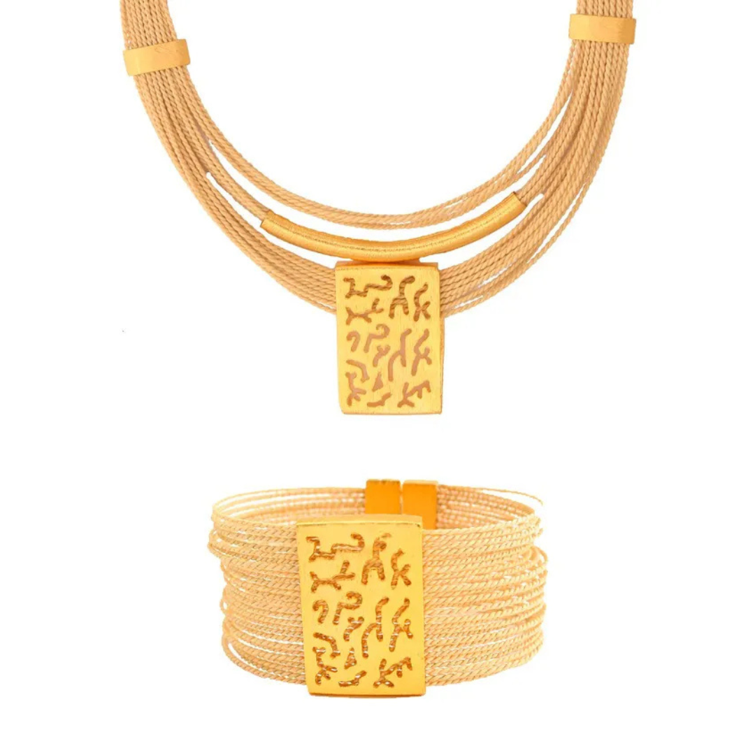 Elegant Solari Necklace with Buriti fiber and 18k gold finish