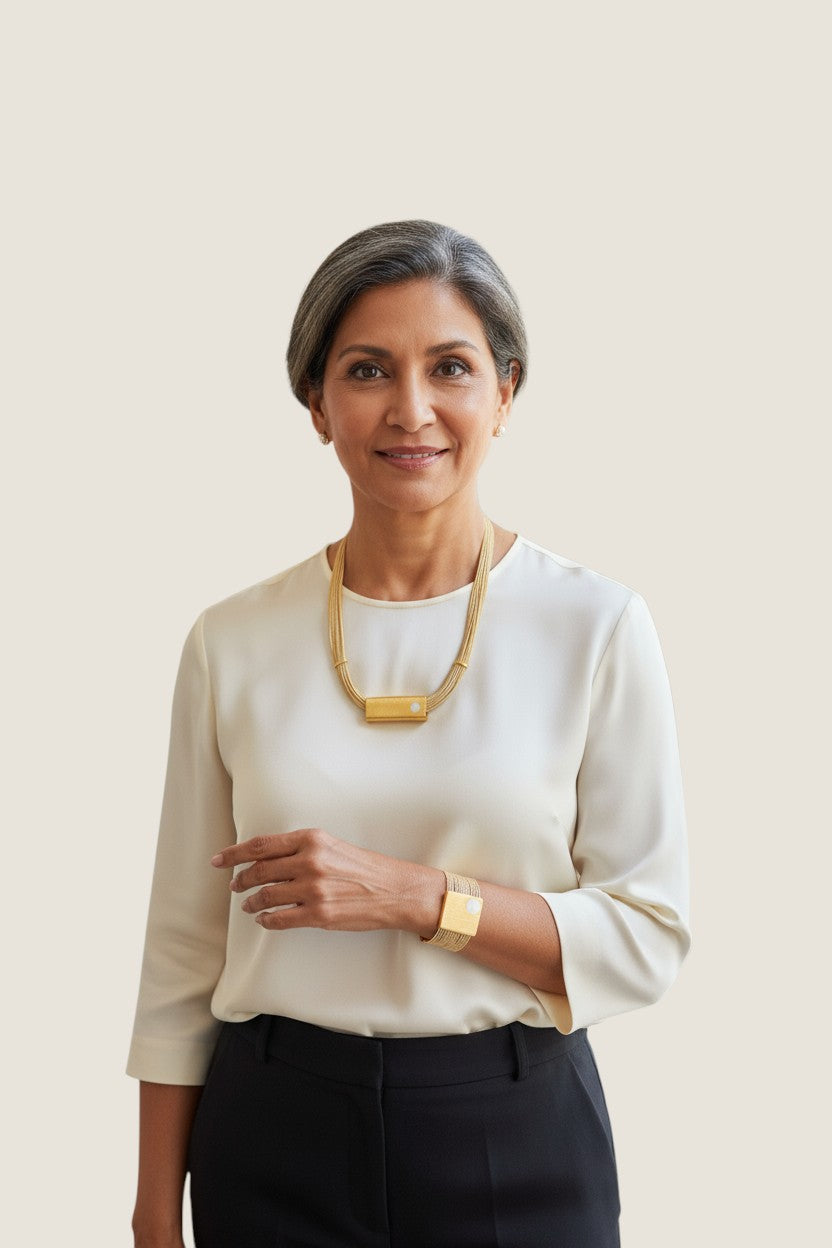 Elegant Orvellia SET crafted in Buriti fiber and 18k gold