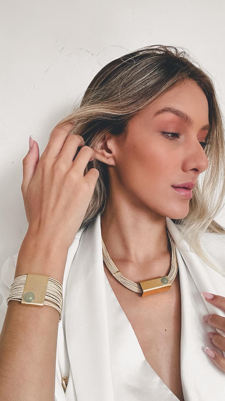 Elegant Orvellia SET crafted in Buriti fiber and 18k gold