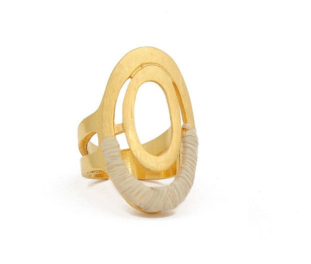 Anillo regulable hecho de paja Buriti y oro 18k Purplee Store