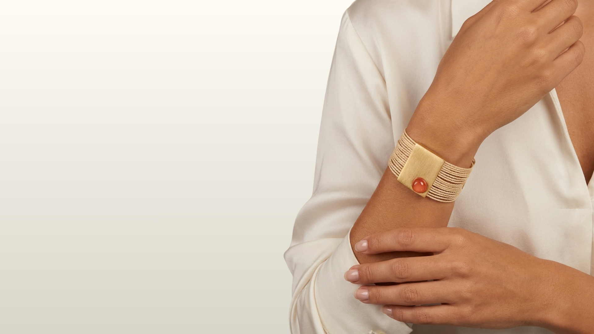 Luxury Buriti Bracelet 18k with Fire  Stones Purplee Store