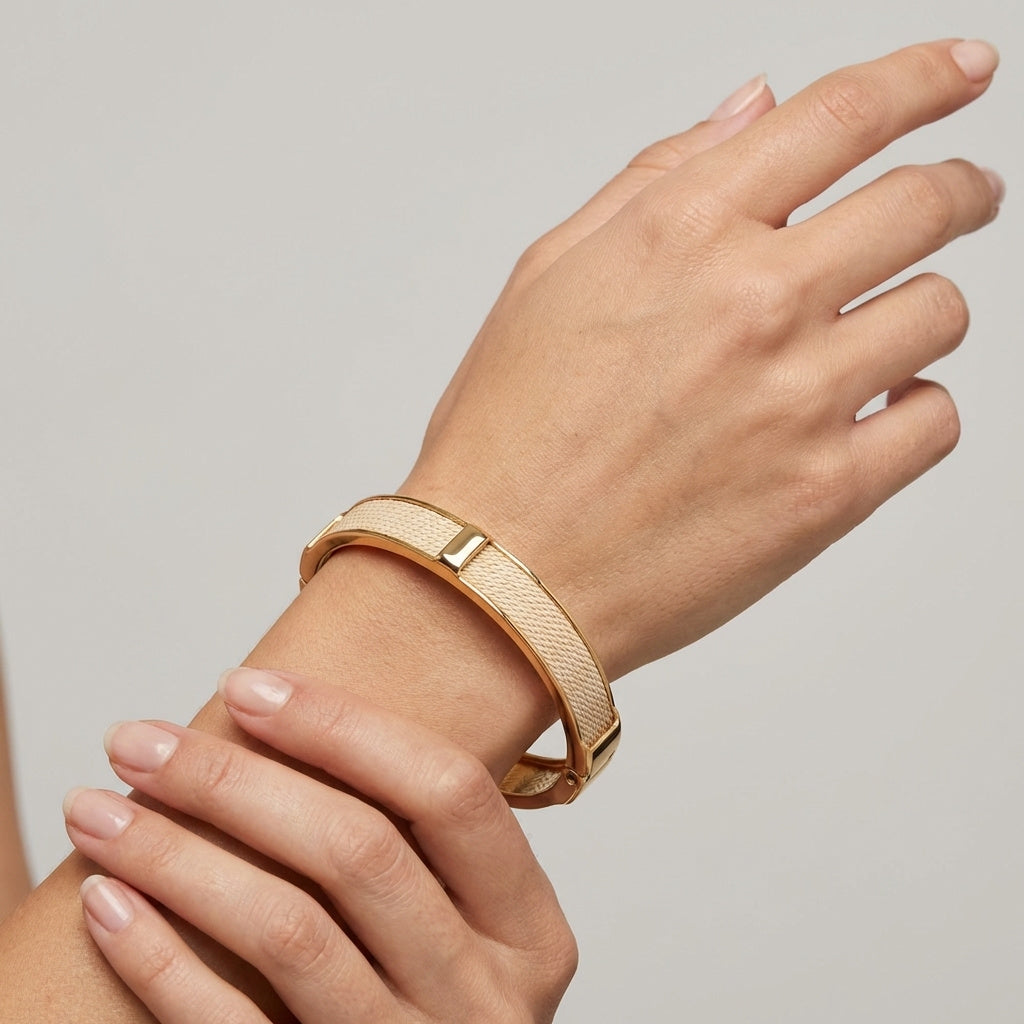 Woman hand using a Buriti Handcrafted Minimalist Bracelet with 18k Gold Finish | Purplee Store