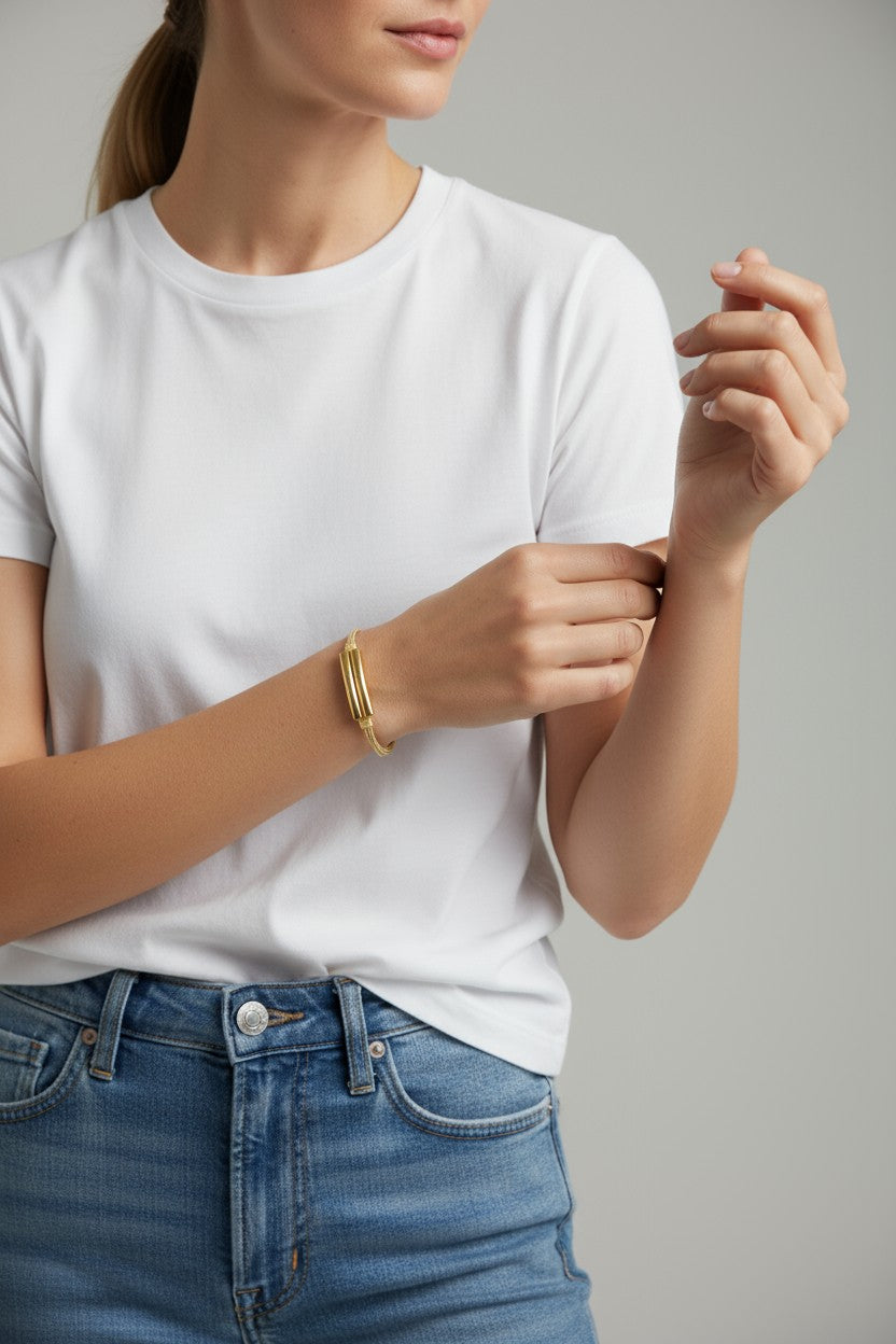Elegant Ethereal Bracelet with Buriti fiber and gold-plated details