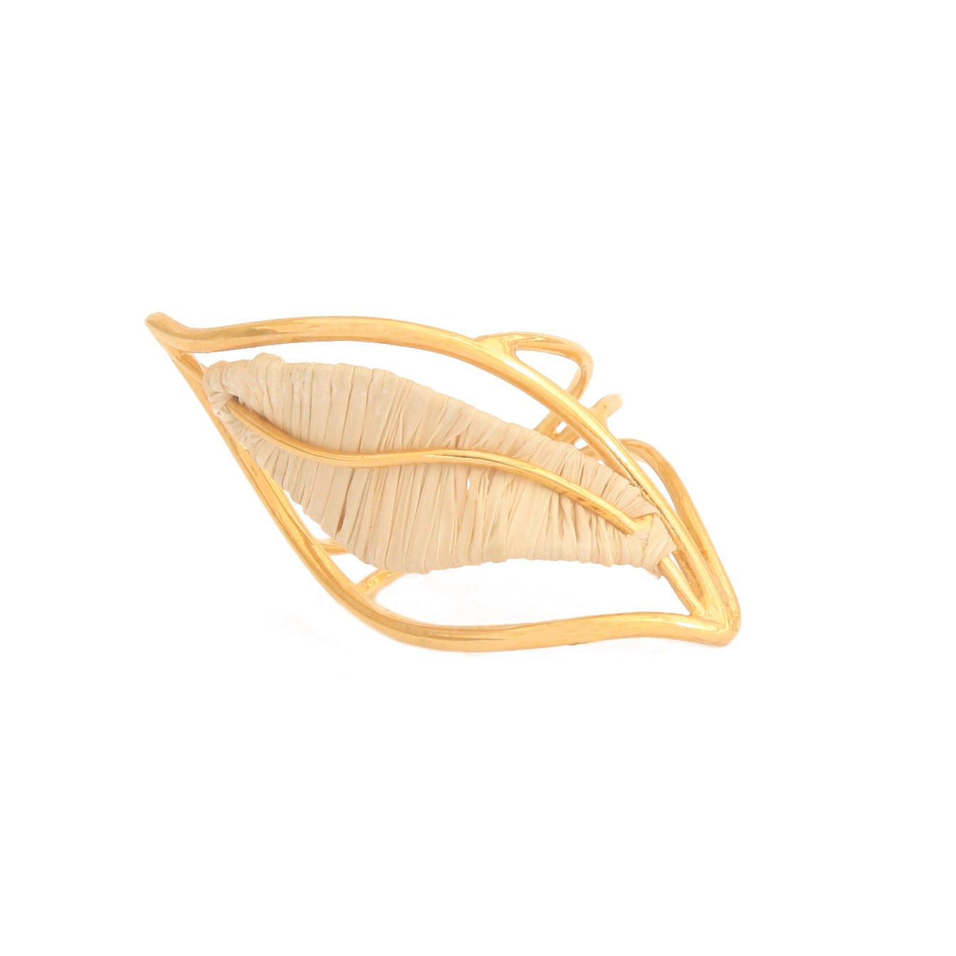 Anillo regulable en forma de hoja  hecho de paja Buriti y oro 18k  Purplee Store