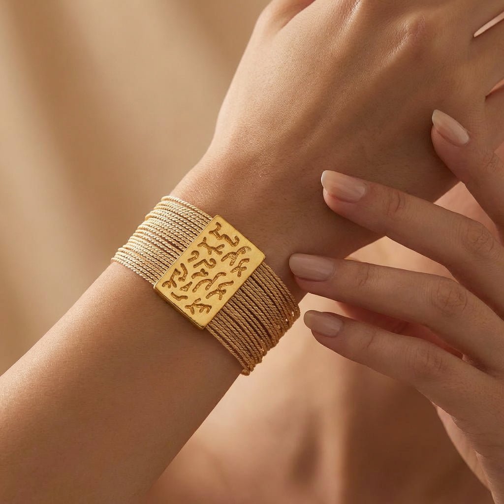 Buriti Handcrafted Geometric Bracelet with 18k Gold Detail | Luxury handcrafted jewelry with natural materials and genuine stones - Purplee Store