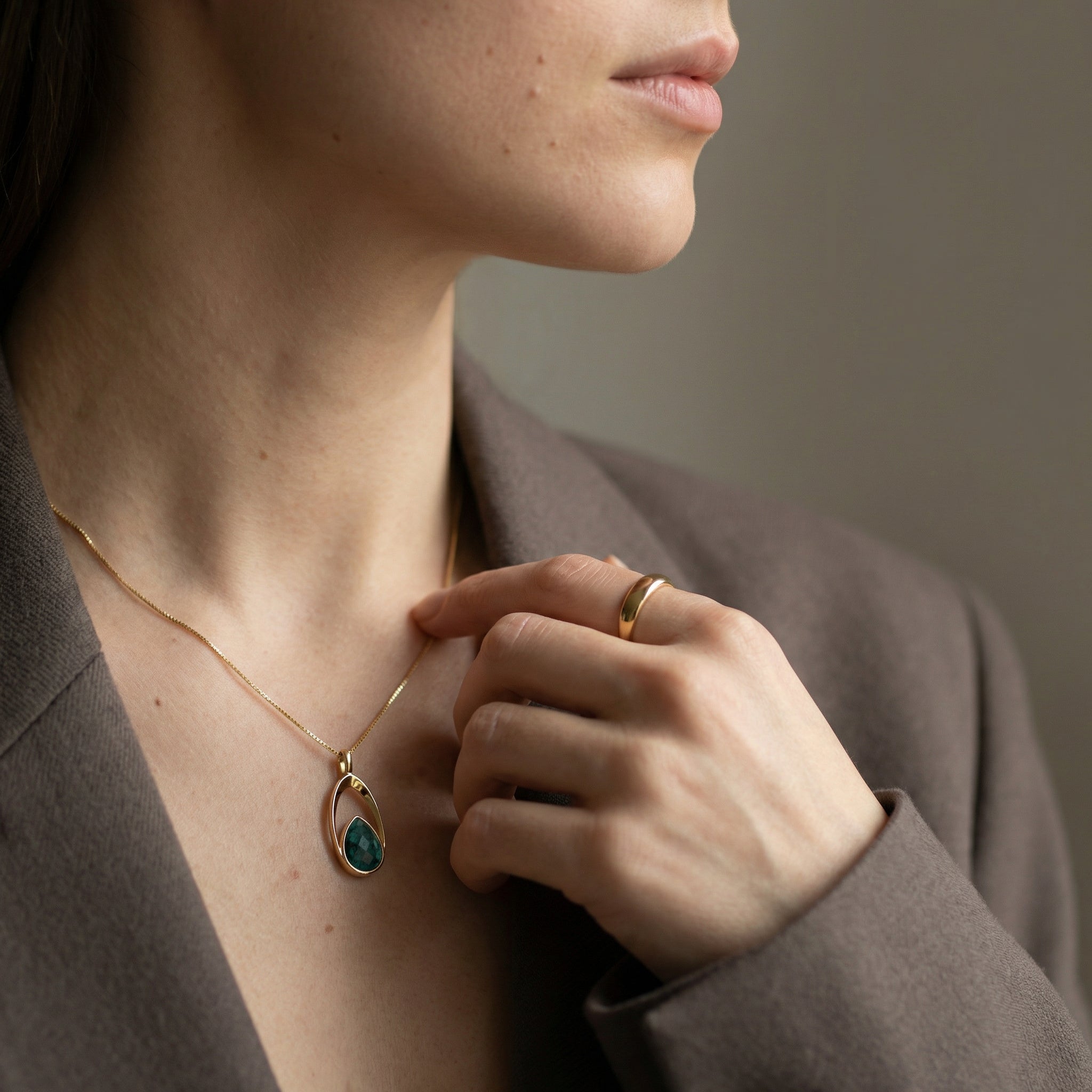 ELAN Emerald Halo Necklace – 24K Gold Plated Architectural Jewelry | Luxury handcrafted jewelry with natural materials and genuine stones - Purplee Store