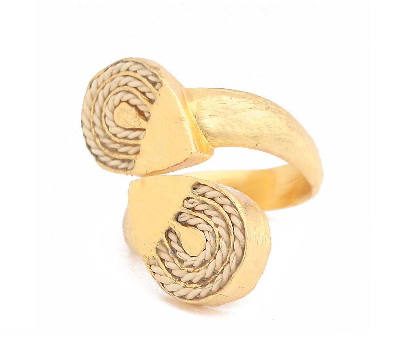 Handcrafted Buriti Organic Ring Elyra with 18k Gold Finish | Luxury handcrafted jewelry with natural materials and genuine stones - Purplee Store