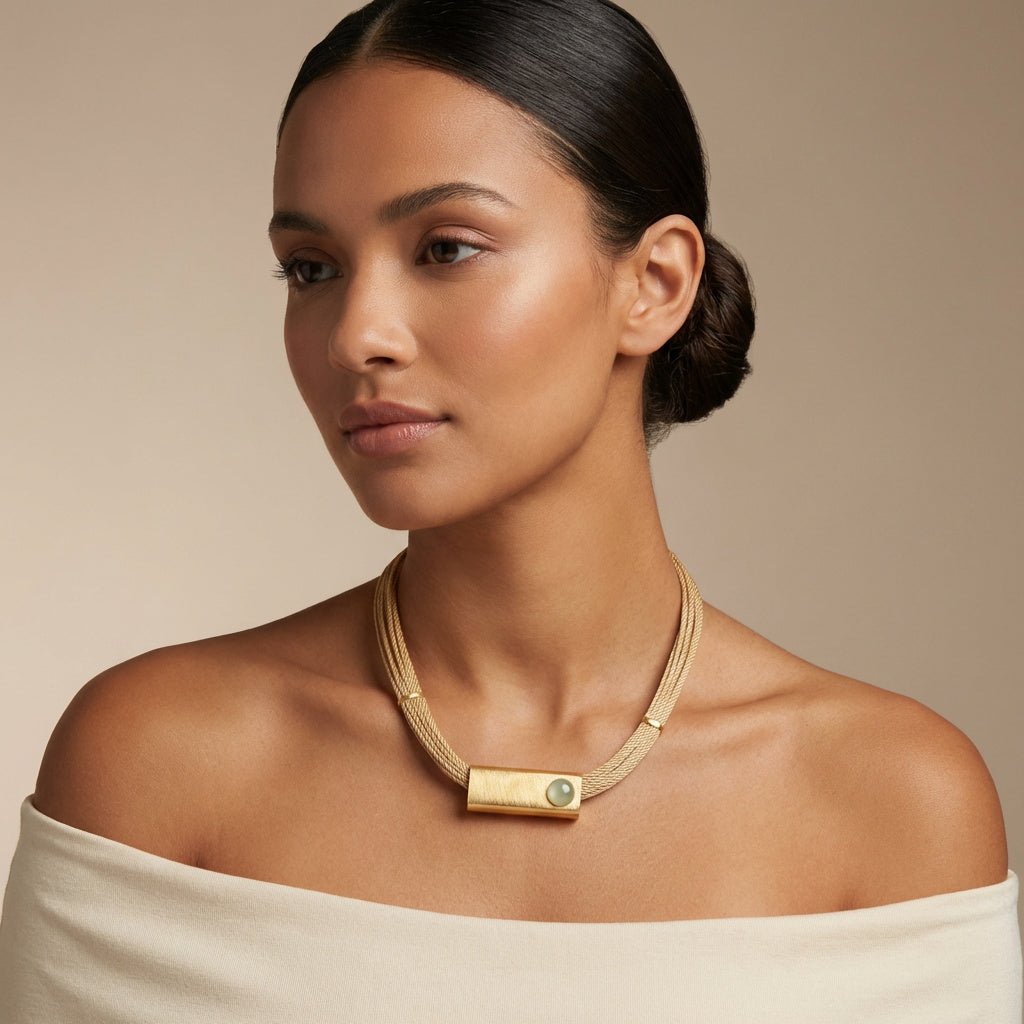 Handcrafted Buriti Orvellia Necklace with Natural Stones and 18k Gold | Luxury handcrafted jewelry with natural materials and genuine stones - Purplee Store