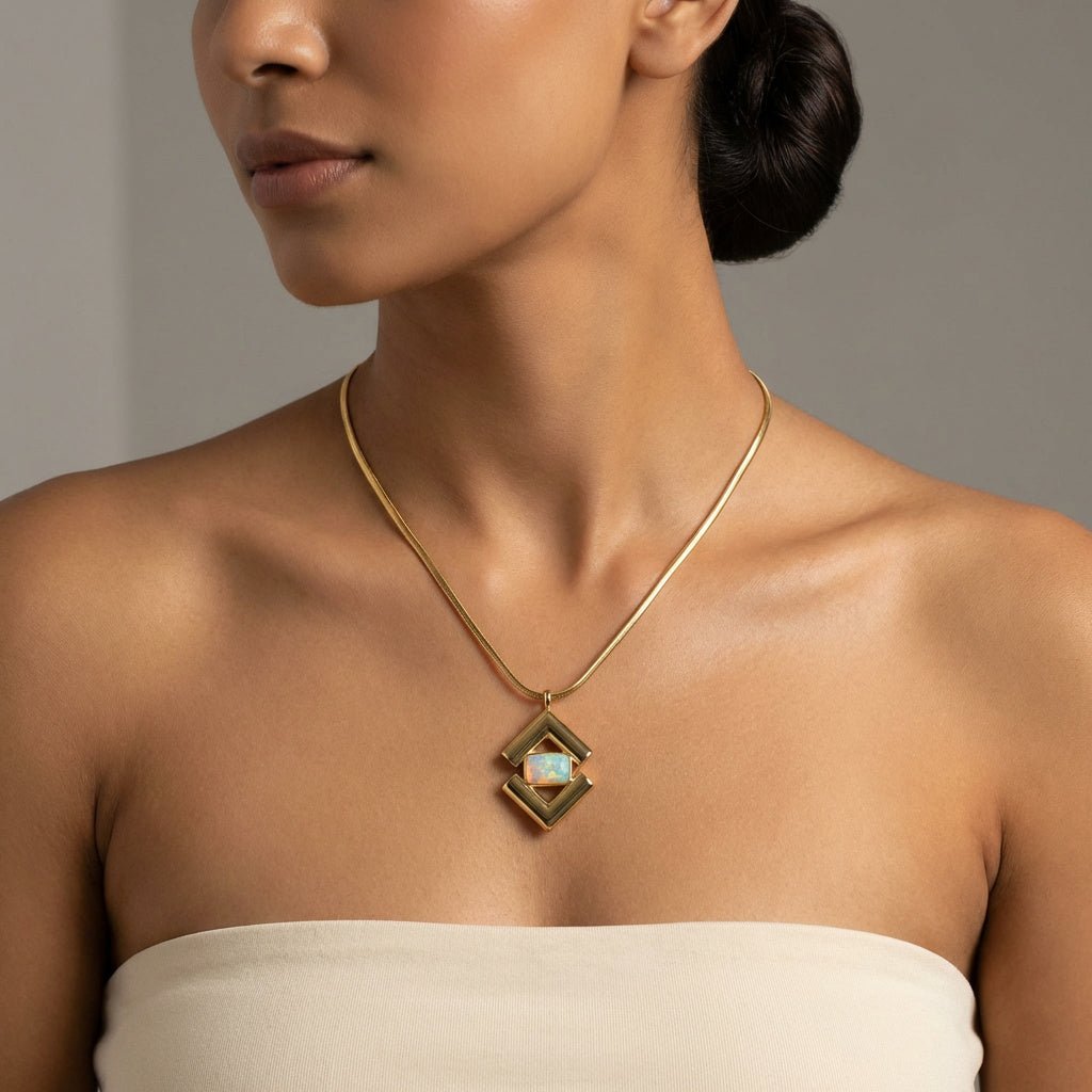 Luxury 24K Gold Plated Necklace with Genuine Opal of the Sea | Luxury handcrafted jewelry with natural materials and genuine stones - Purplee Store