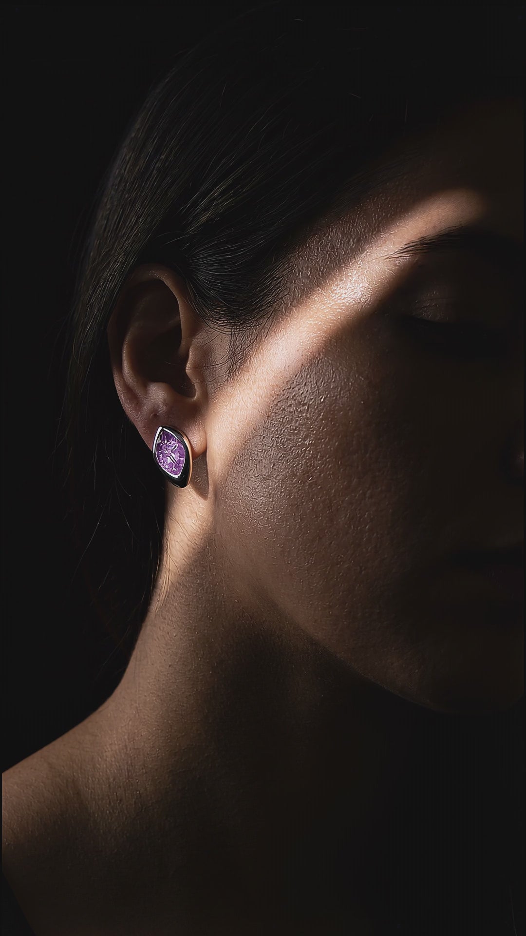 Video woman using Amethyst Birthstone Earrings – Minimal Elegant Design| Purplee Store
